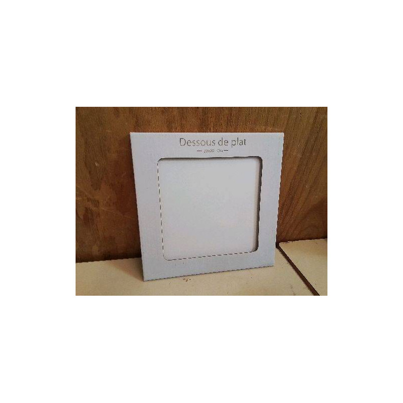 DESSOUS DE PLAT
