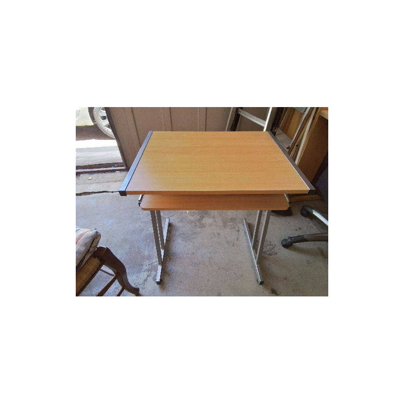 PETIT BUREAU 