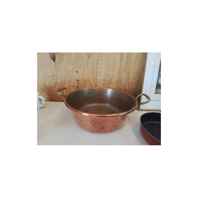 BASSINE EN CUIR