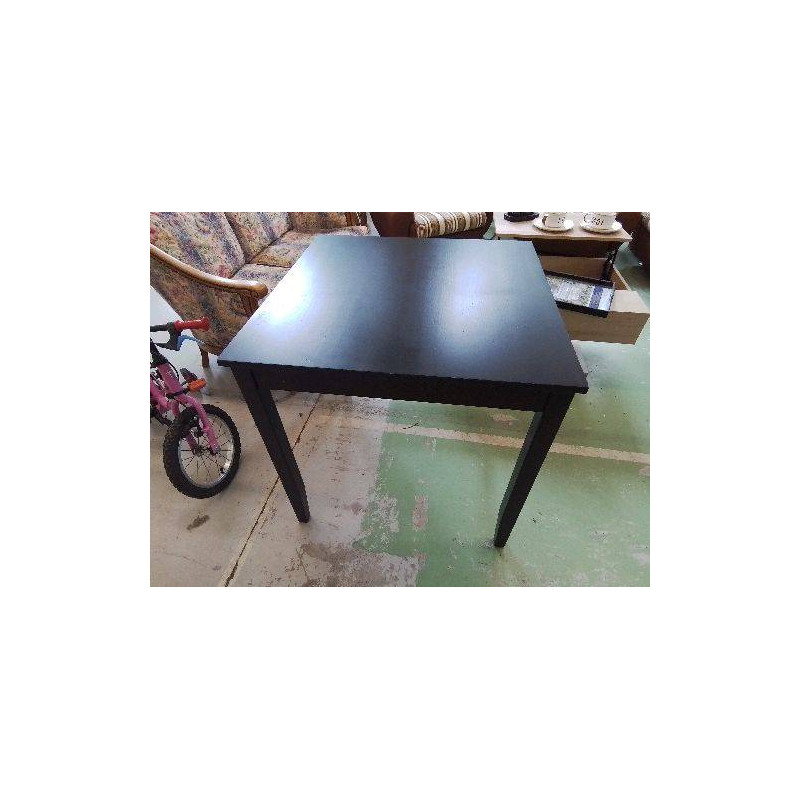 TABLE EN PIN RELOOKÉ NOIR