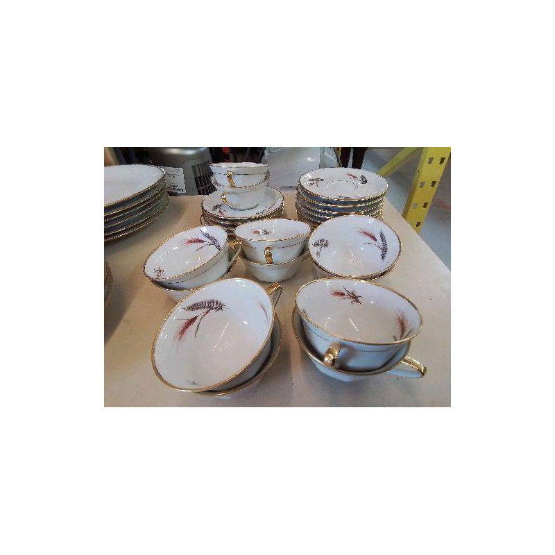 ENSEMBLE DE TASSE A CAFE EN PORCELAINE DE LIMOGES 