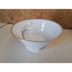 PLAT EN PORCELAINE 