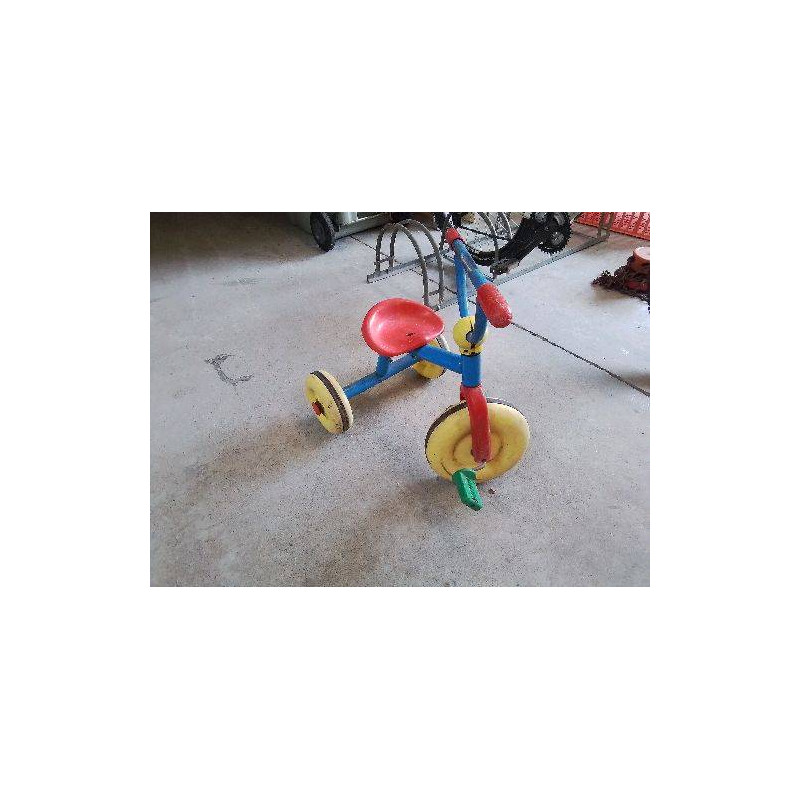 TRICYCLE 