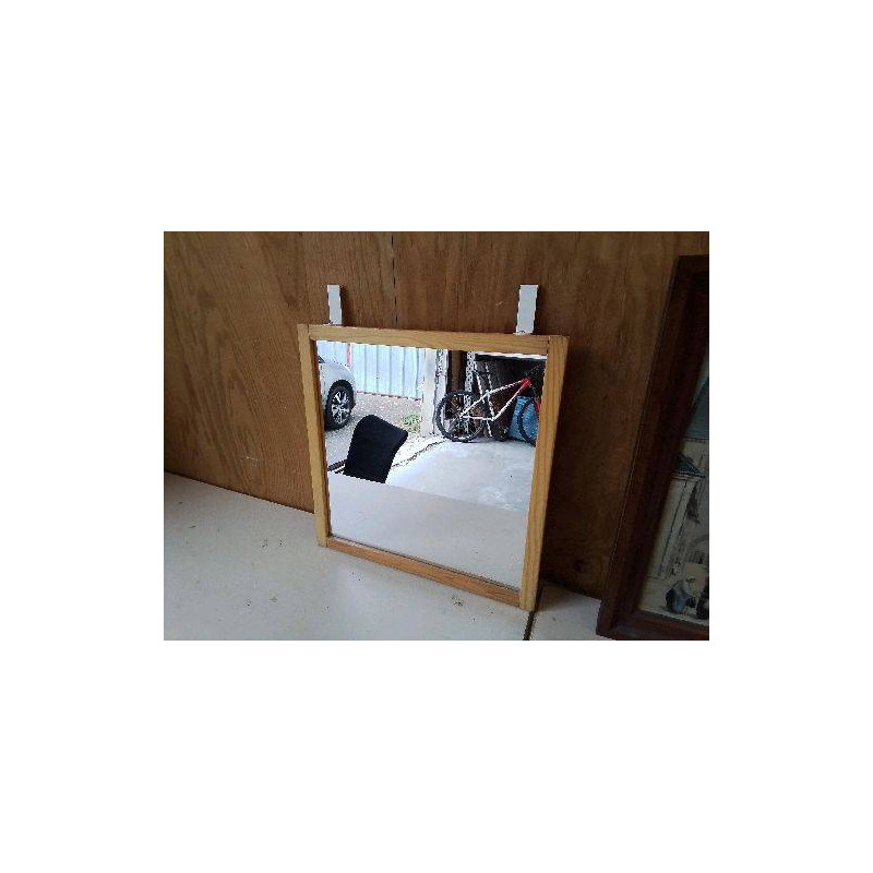 MIROIR DE SALLE DE BAIN 
