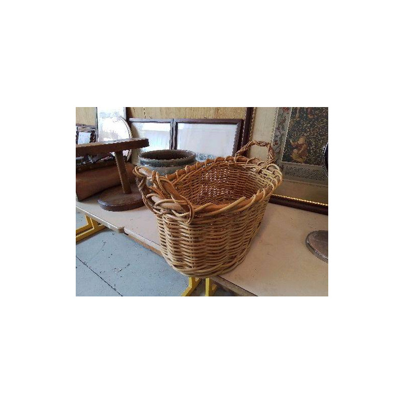 PANIER EN ROTIN 