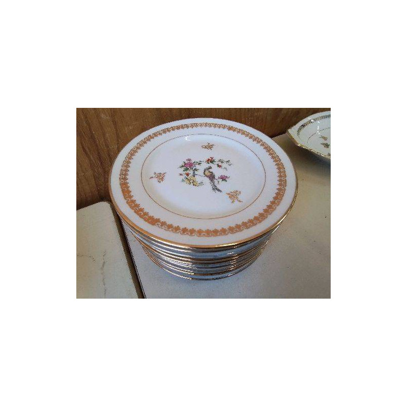 LOT DE 11 ASSIETTES A DESSERT EN PORCELAINE DE LIMOGE 