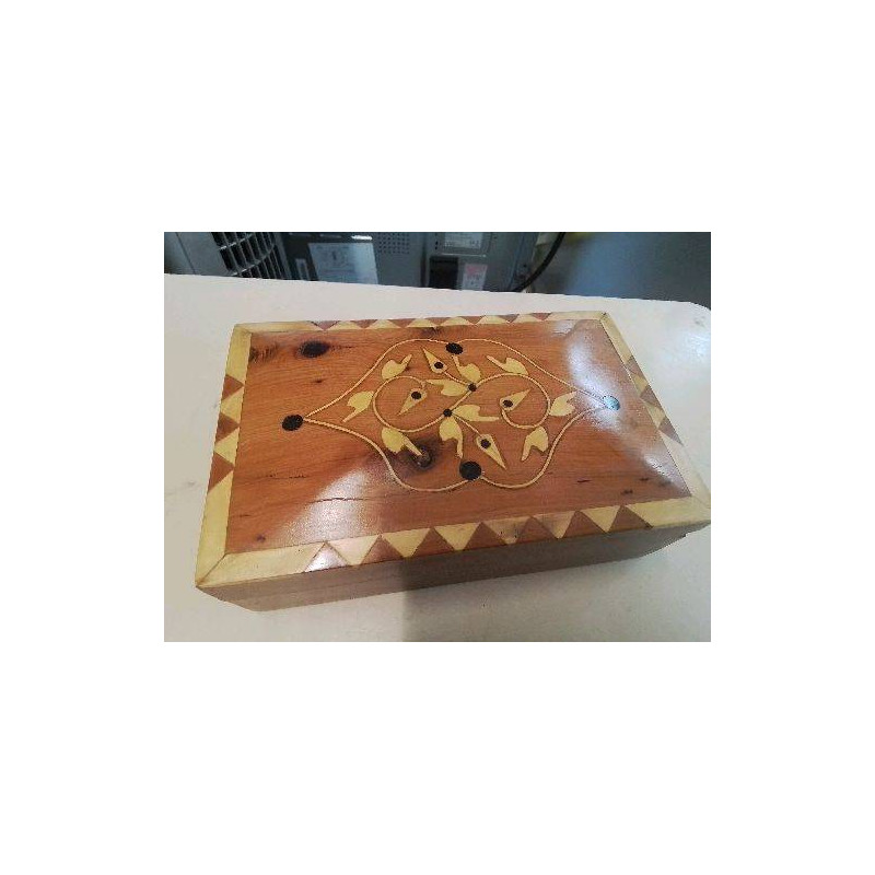 BOITE EN BOIS MARQUETÉ 