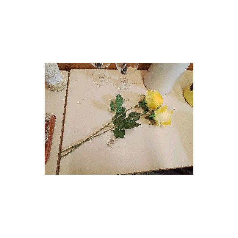 FAUSSE ROSE JAUNE