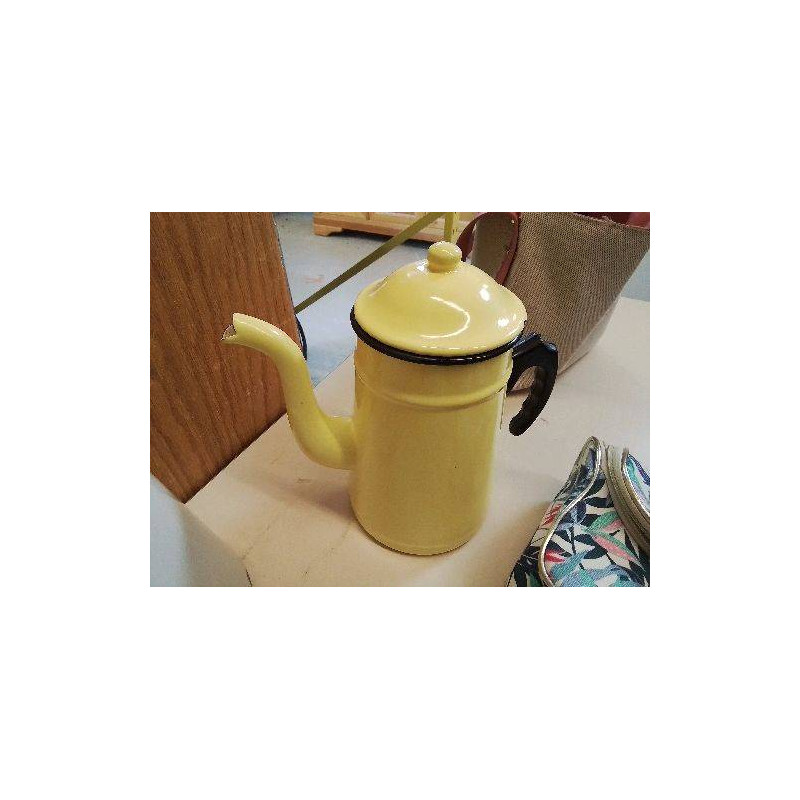 CAFETIÈRE EN TAULE ÉMAILLÉE