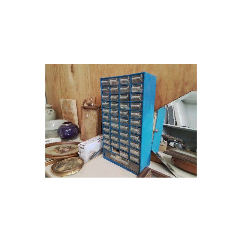 CAISSE DE RANGEMENT OUTILS AVEC SON CONTENU 