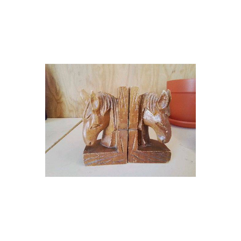 SERRE LIVRE EN BOIS TÊTE DE CHEVAL SCULPTÉ 