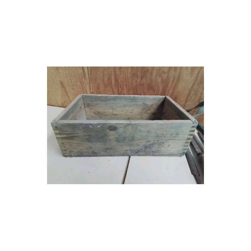 CAISSE EN BOIS 