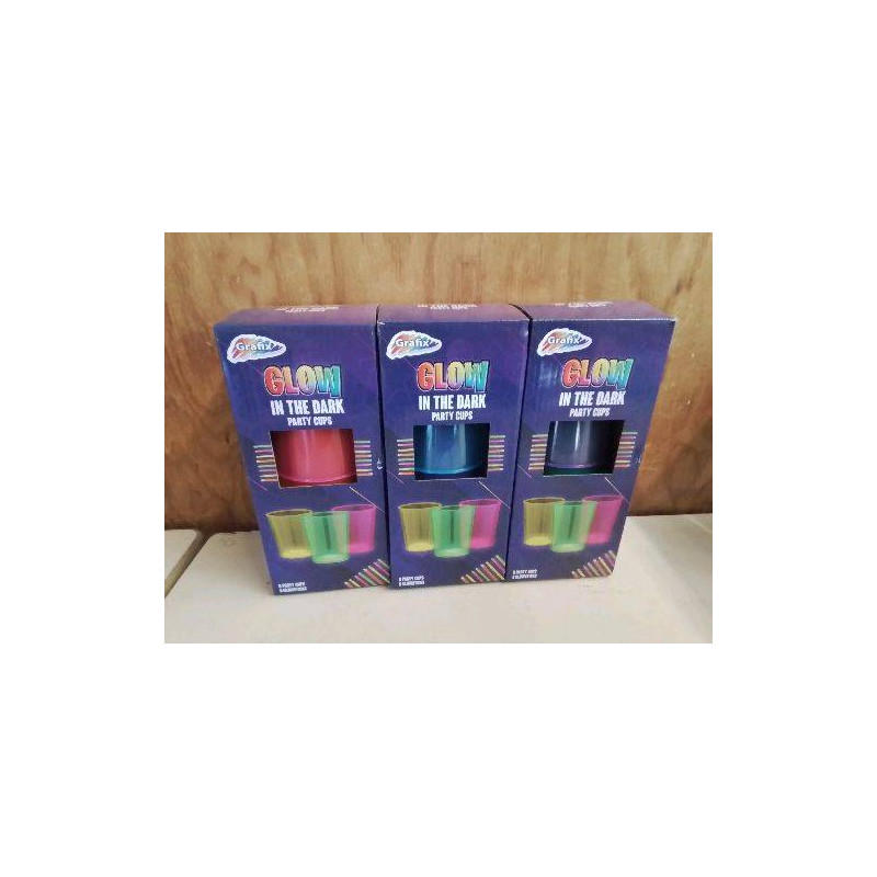 LOT DE 8 VERRES EN PLASTIQUE 