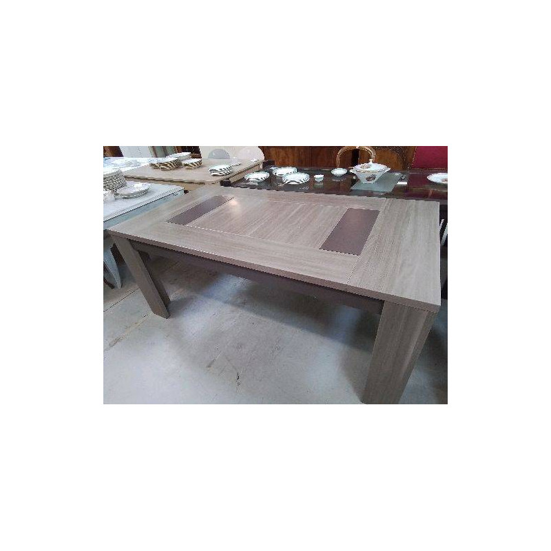 TABLE MODERNE