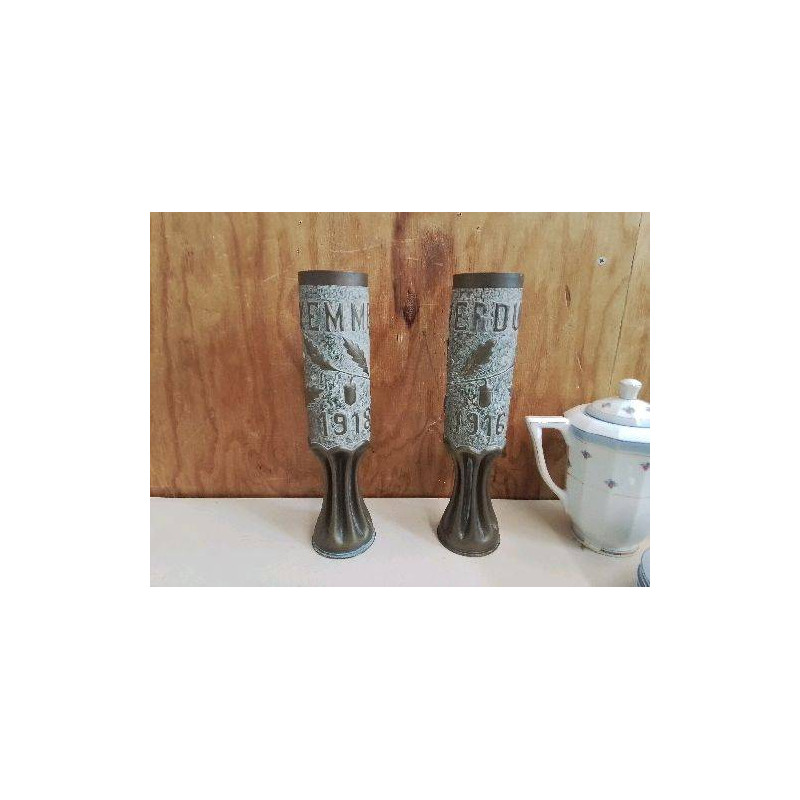 ANCIEN VASE OBUS DECORÉ 