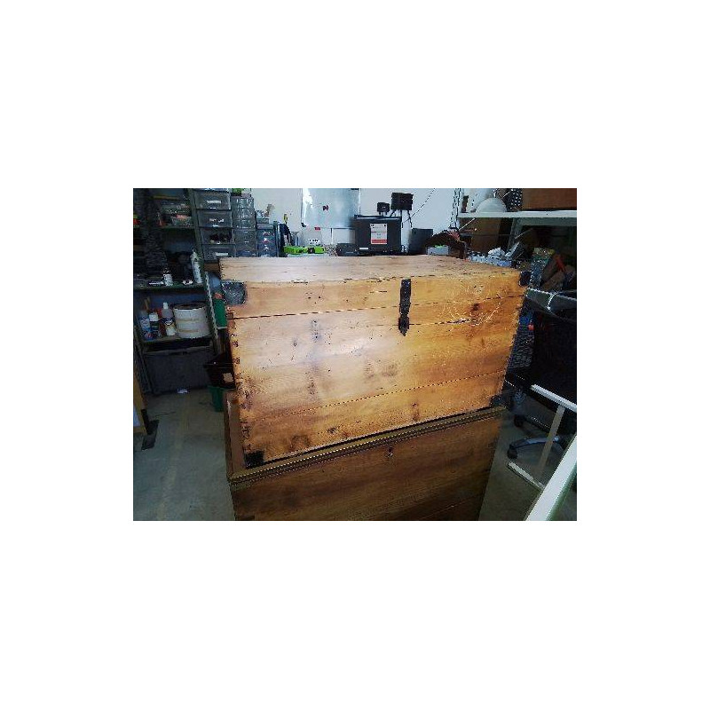 MALLE EN BOIS 