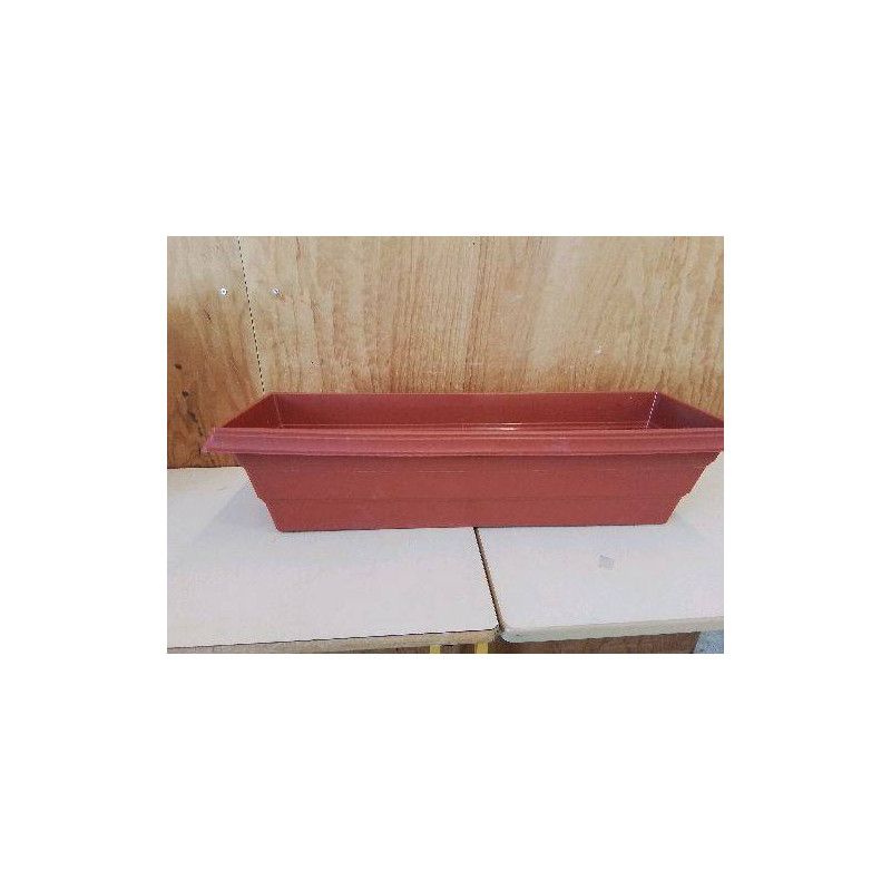 JARDINIÈRE EN PLASTIQUE 