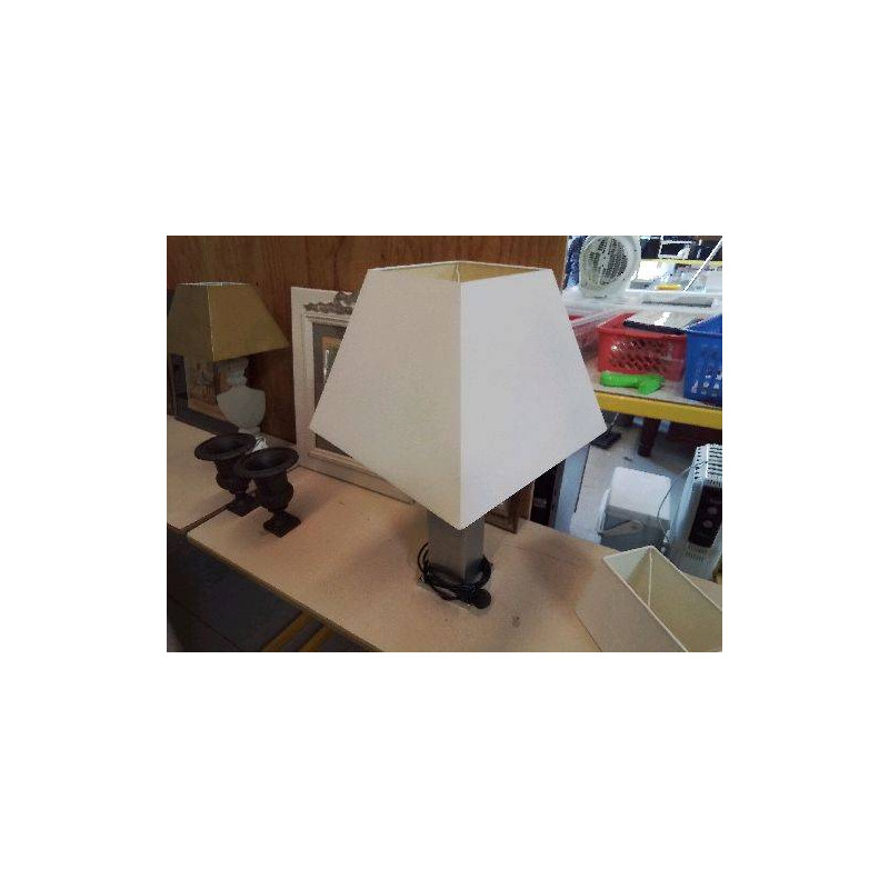 LAMPE PIED EN METAL 