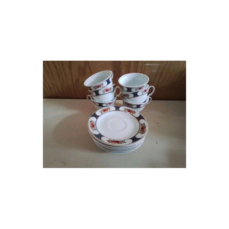 LOT DE 6 TASSES A CAFÉ AVEC SOUCOUPE 