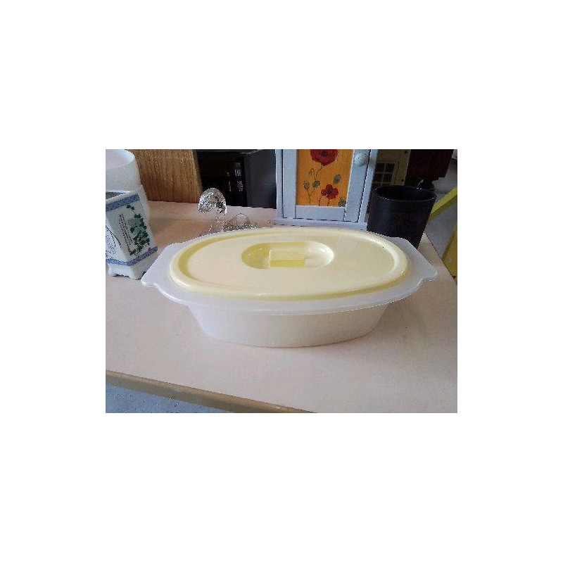 TUPPERWARE 