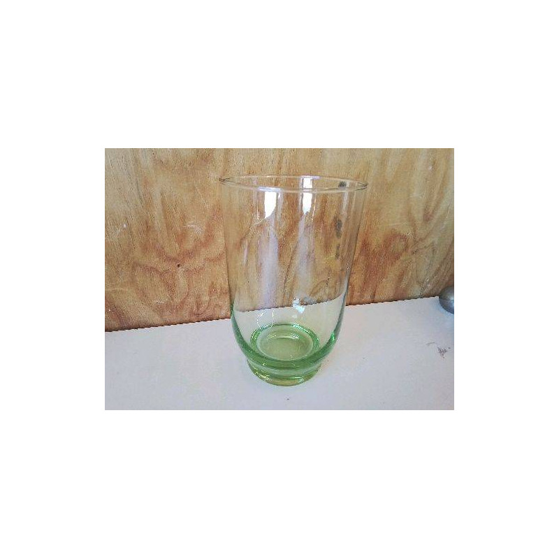 VASE EN VERRE