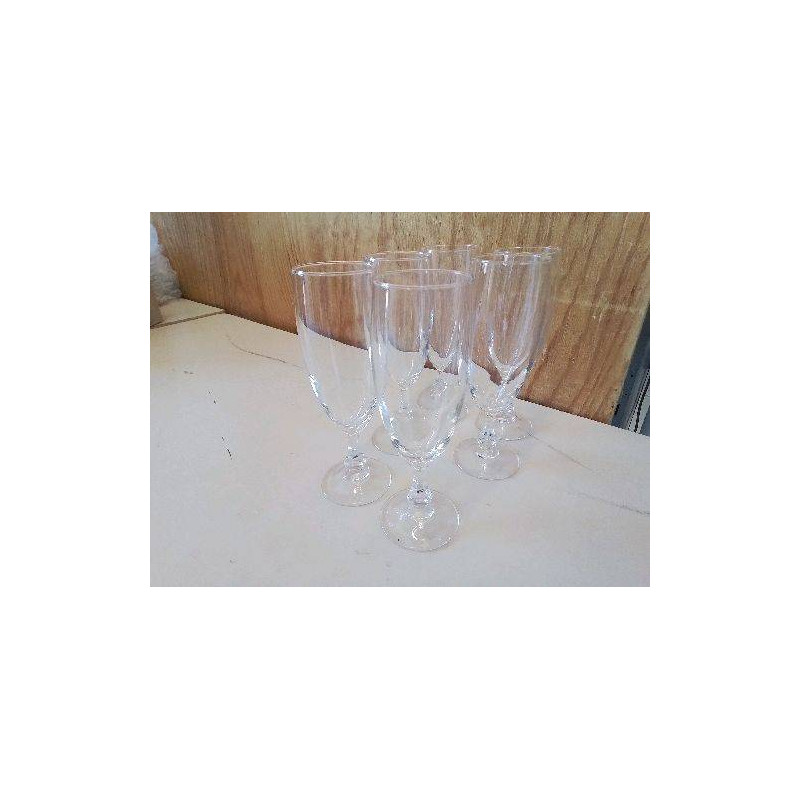 LOT DE 6 FLUTES A CHAMPAGNE
