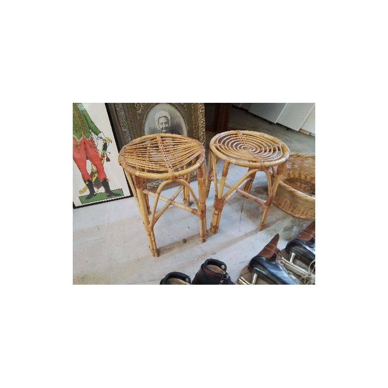 TABOURET EN ROTIN