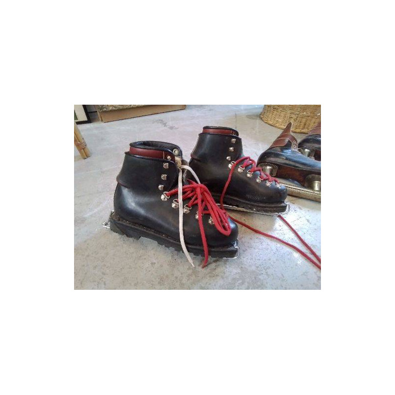 CHAUSSURES DE SKI ANCIENNE