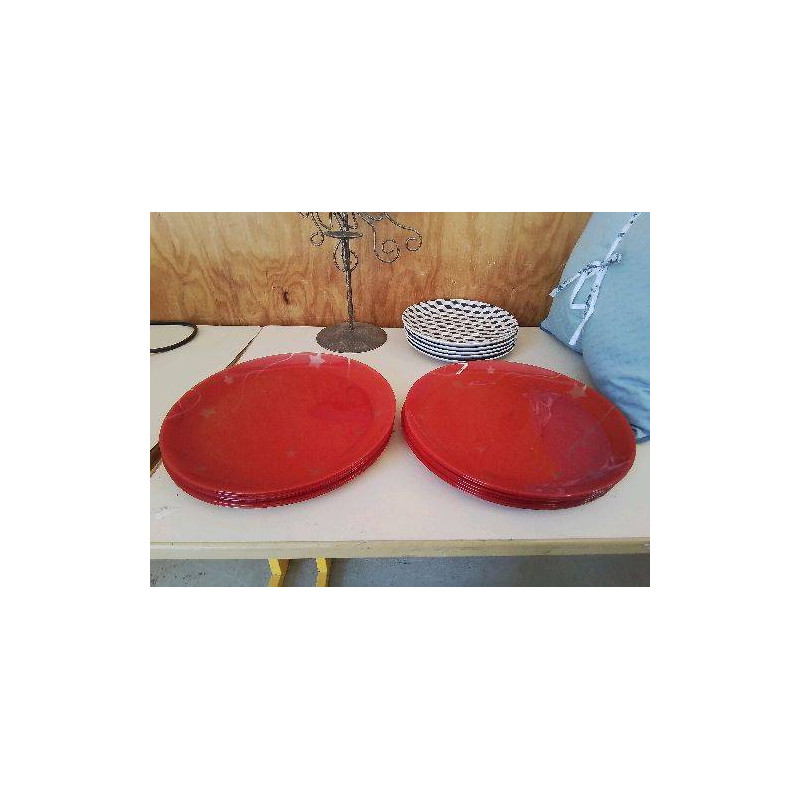 LOT DE 6 ASSIETTES PLATES ROUGE