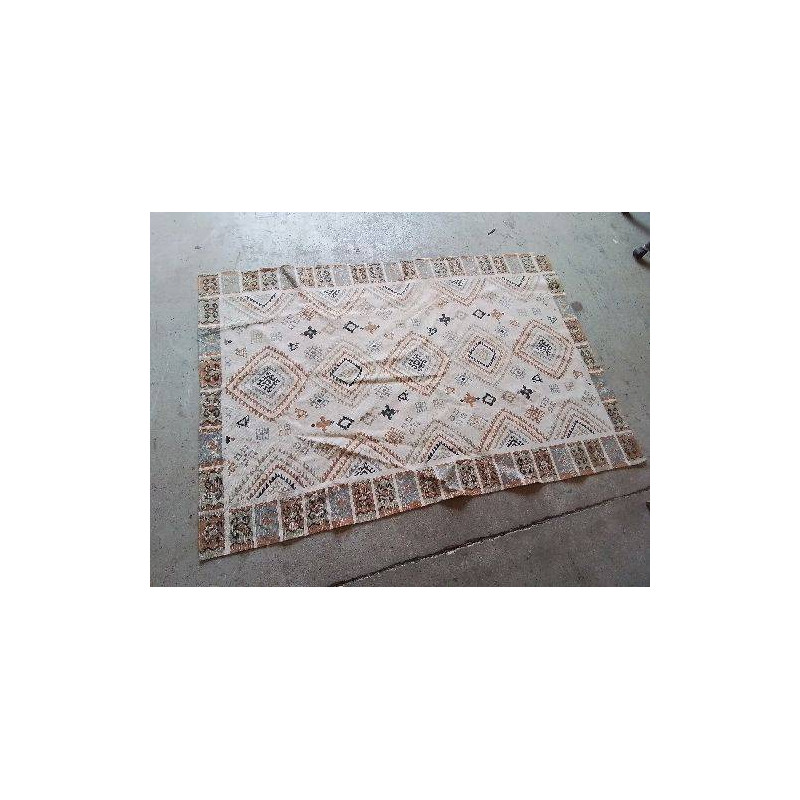 TAPIS MOTIFS GÉOMÉTRIQUES