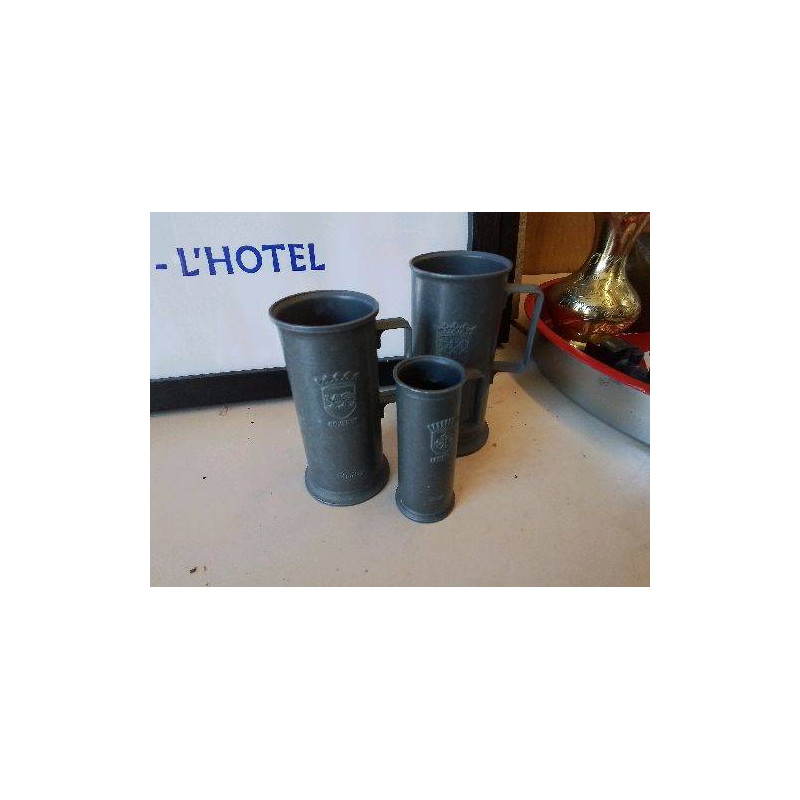 LOT DE 3 MESURES EN ETAIN