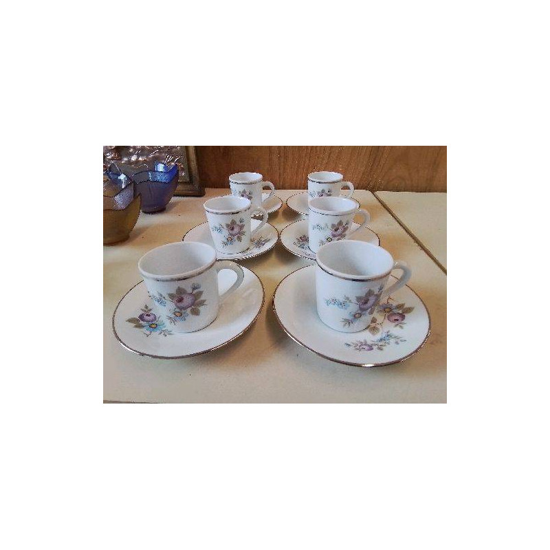 LOT DE 6 TASSES A CAFE AVEC SOUCOUPE 