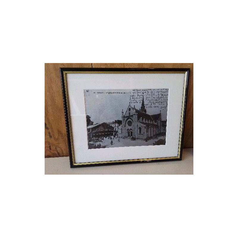 PHOTO DES HALLES ET DE L’EGLISE DE CUSSET DEBUT XX EME
