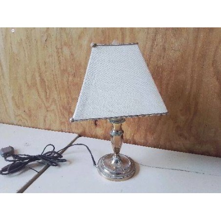 LAMPE EN METAL ARGENTÉ 