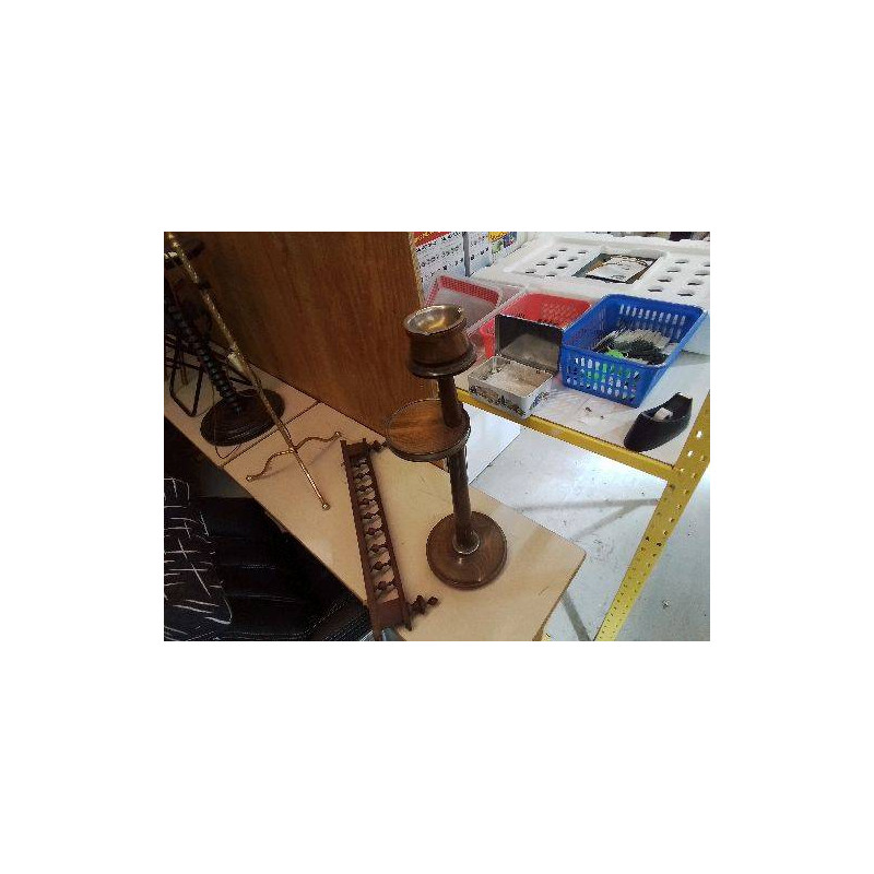 TABLE A FUMER CENDRIER SUR PIED