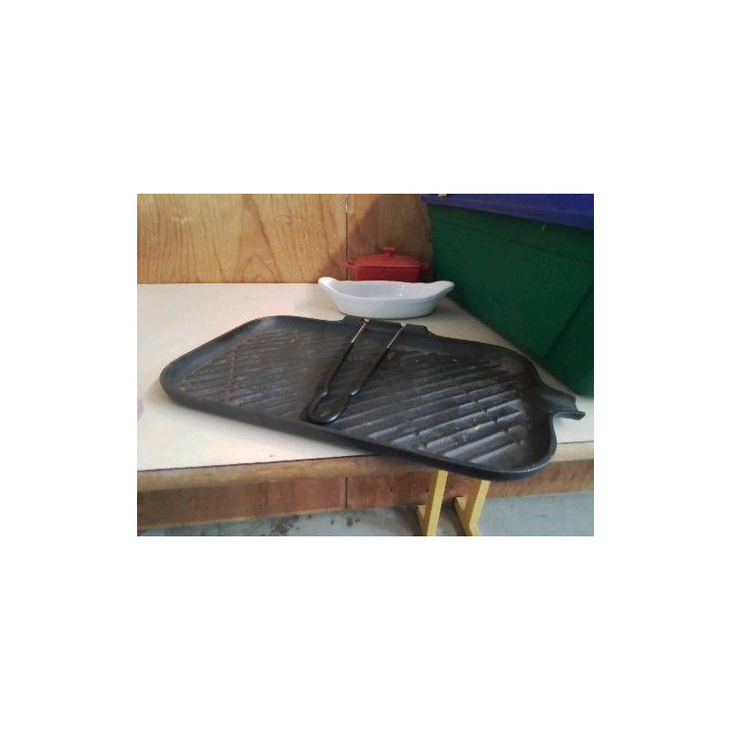 GRILL EN FONTE 