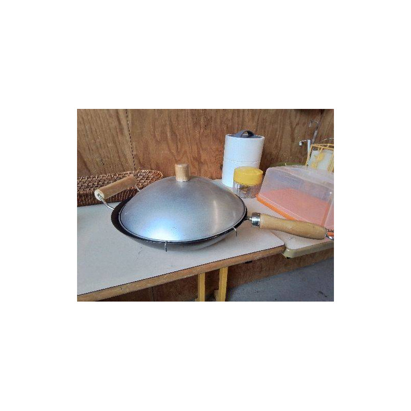 WOK AVEC COUVERCLE 