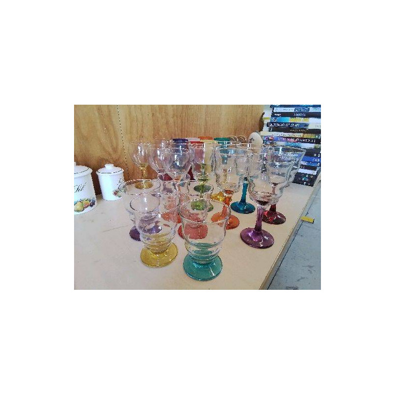 VERRES À PIED COLORÉ 