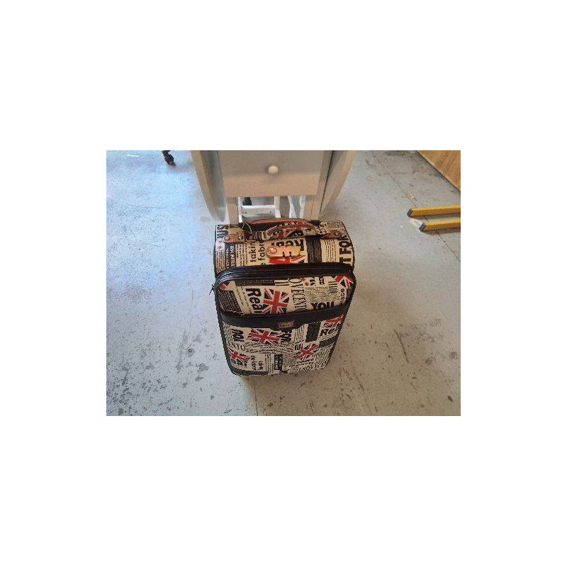 PETITE VALISE LONDON 