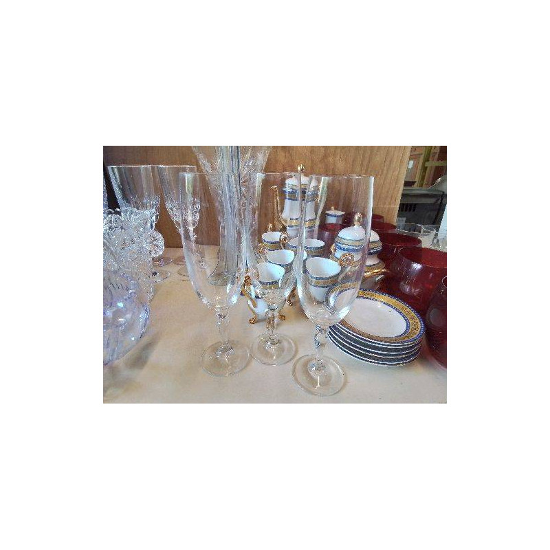 LOT DE 3 VERRES A CHAMPAGNE EN CRISTAL 