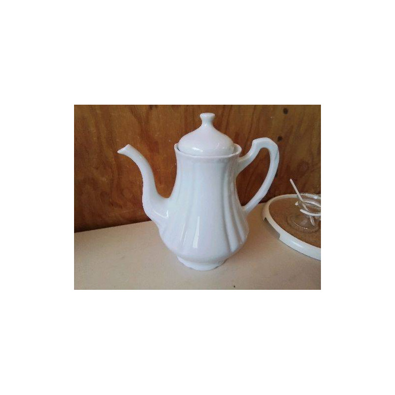 THÉIÈRE EN PORCELAINE 