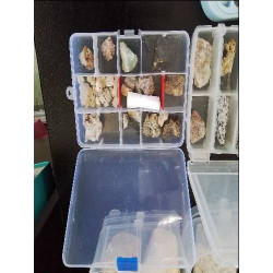BOITE DE MINERAUX