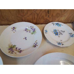 PLAT EN PORCELAINE 
