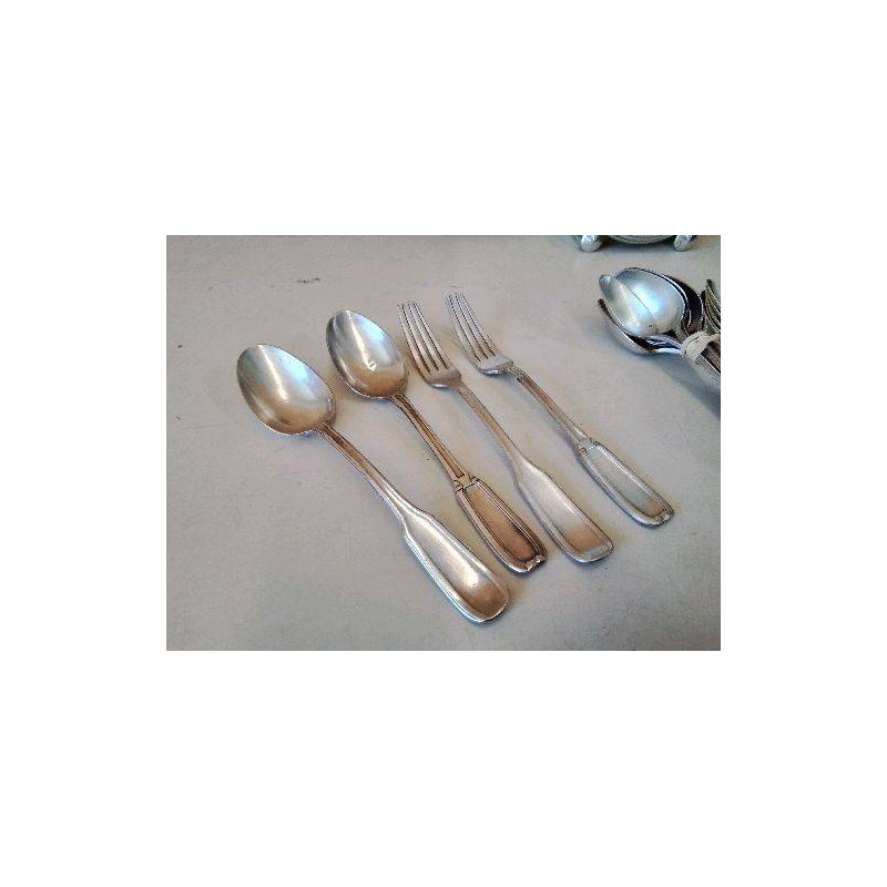 LOT DE 2 COUVERTS 