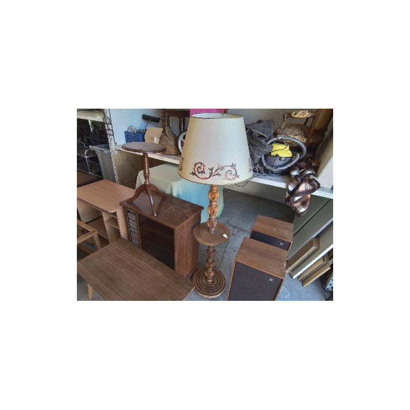 LAMPADAIRE EN BOIS