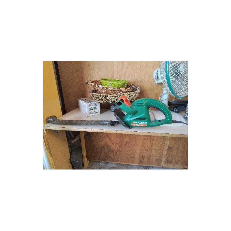 TAILLE HAIE BLACK & DECKER 