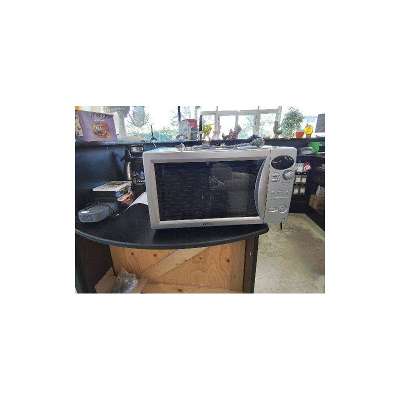 FOUR A MIICRO ONDES COMBINÉ GRILL SAMSUNG