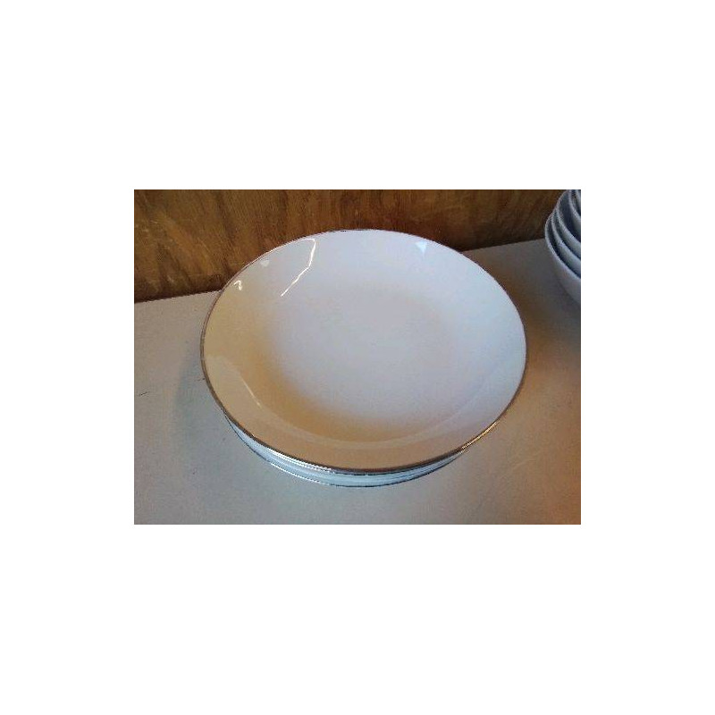 LOT DE 4 ASSIETTES CREUSES EN PORCELAINE