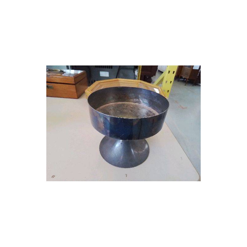 COUPE EN MÉTAL ARGENTÉ 