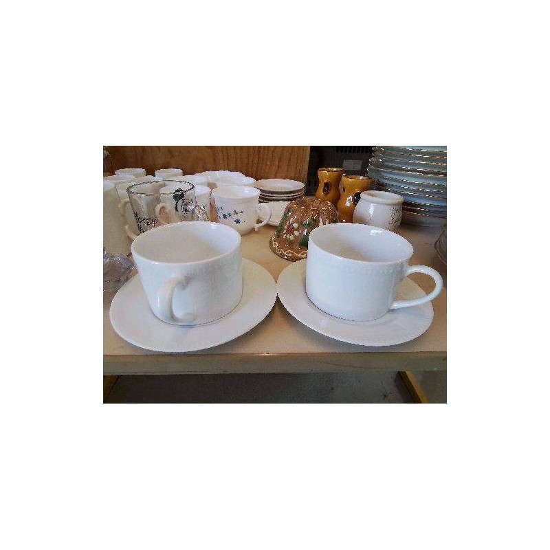 TASSE AVEC SA SOUCOUPE 